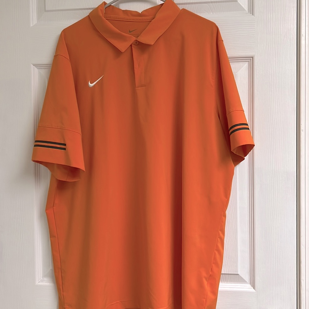 💝  Men’s Nike 2xl  Orange Polo - dark blue stripes on the sleeves - Like New